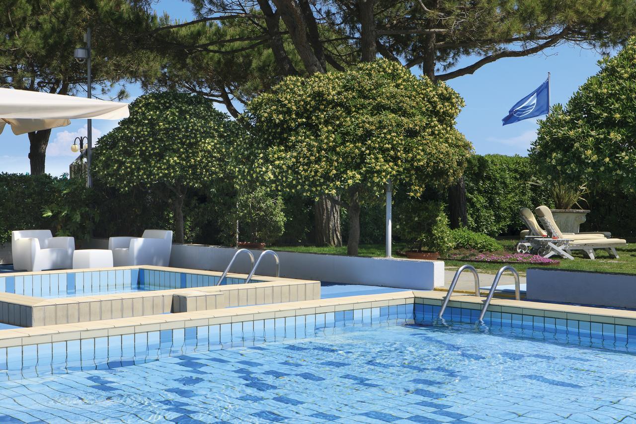 Hotel Croce Di Malta Lido di Jesolo Exterior foto